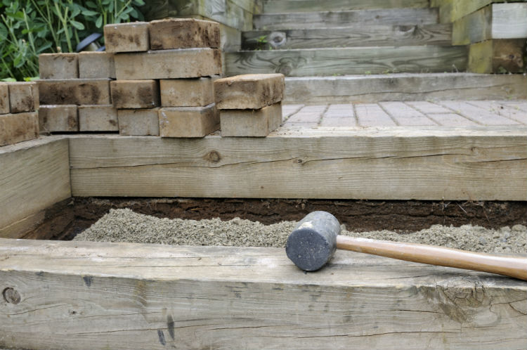 Steinboden oder Holzdielen? Die Wahl des passenden Terrassenboden ... Steinboden oder Holzdielen? Die Wahl des passenden Terrassenboden ...
