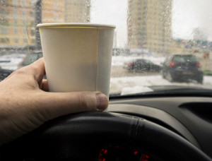 Kaffee am Steuer