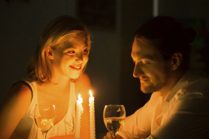 Romantisches Dinner bei Kerzenschein
