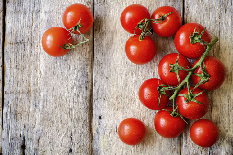Rote Tomaten schön angerichtet
