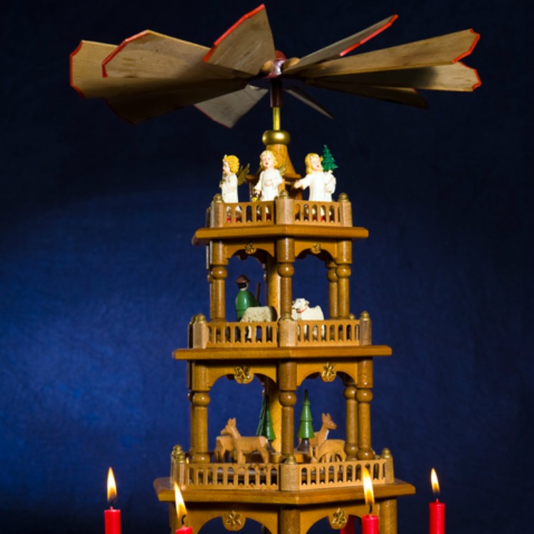 DIY Anleitung: Weihnachtspyramide selber bauen