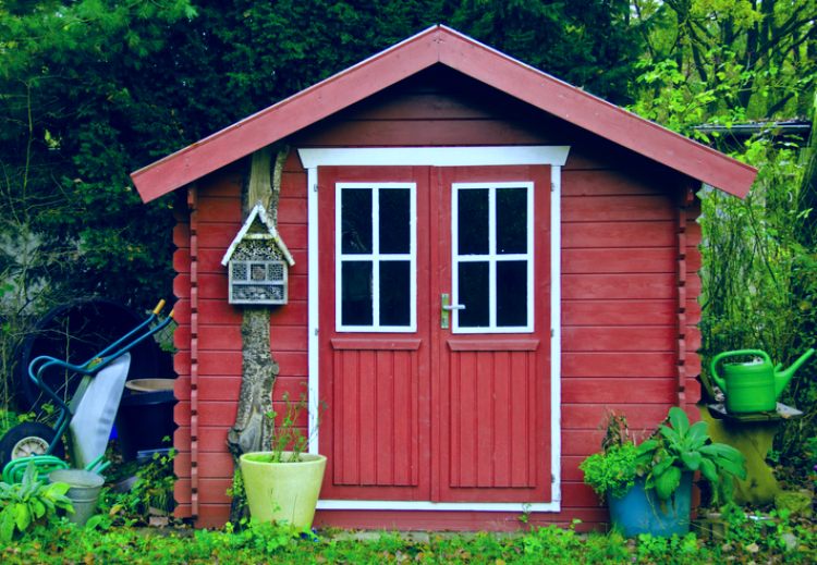 Gartenhaus in rot