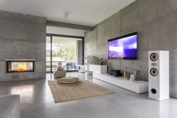 Modernes, offenes Wohnzimmer